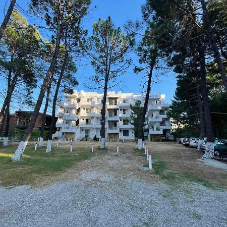 Aparthotel Vila Tufi Velipoje Bagian luar foto