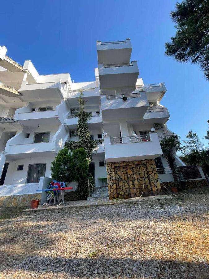 Aparthotel Vila Tufi Velipoje Bagian luar foto