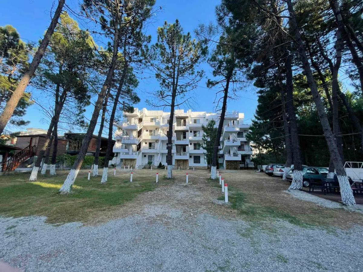 Aparthotel Vila Tufi Velipoje Bagian luar foto