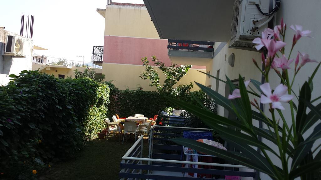 Aparthotel Vila Tufi Velipoje Bagian luar foto